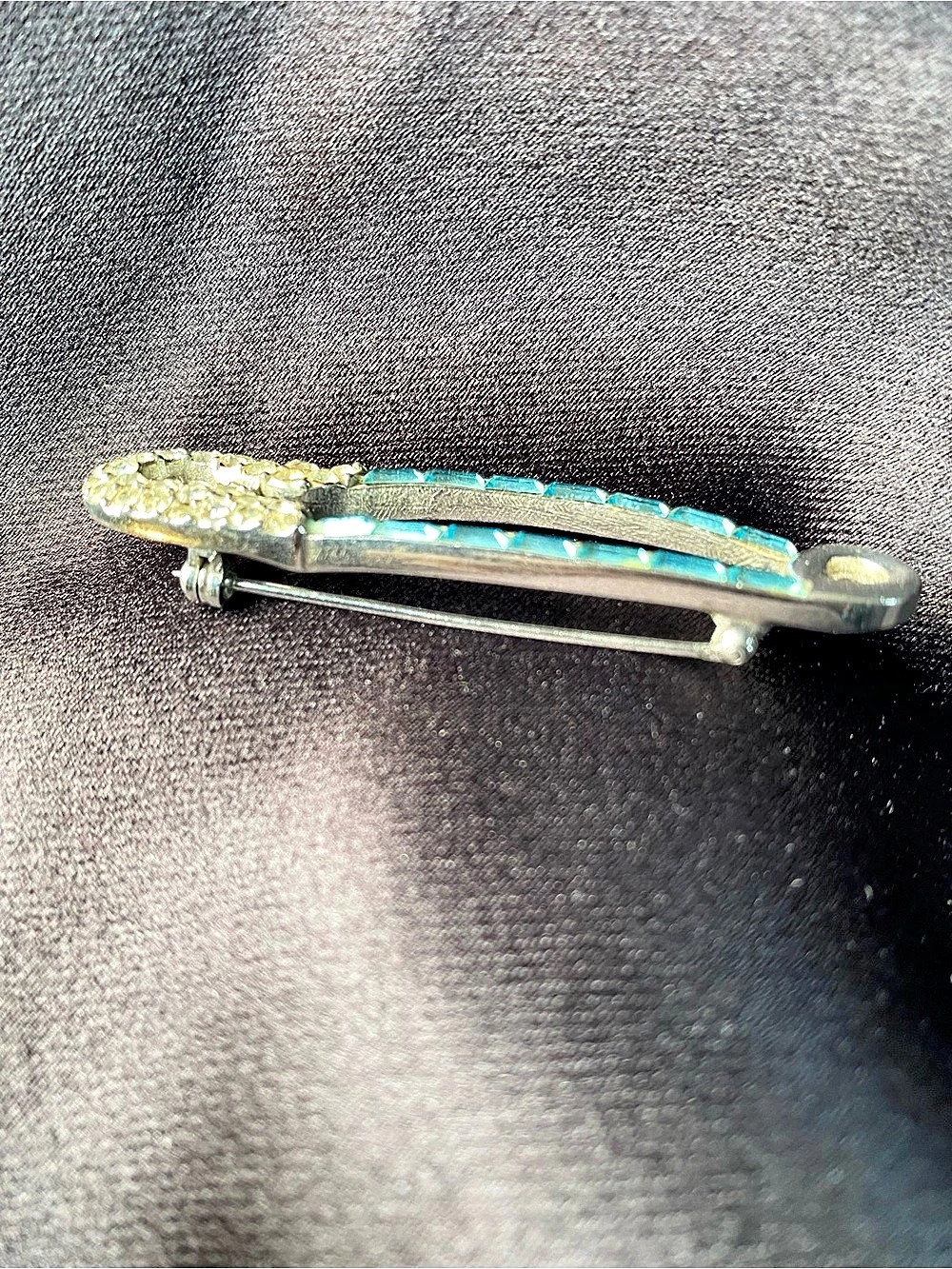 Safety Pin Brooch - Picture 6 of 10